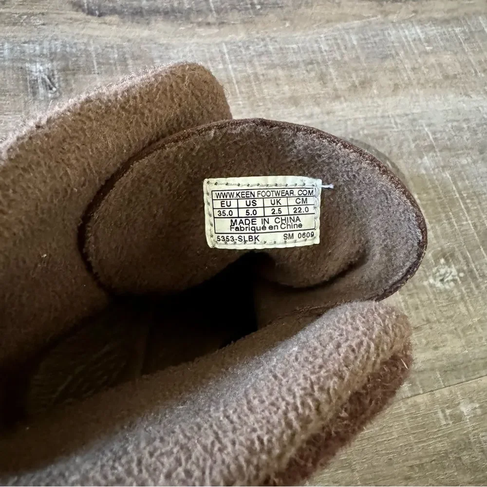 Keen stylish comfortable